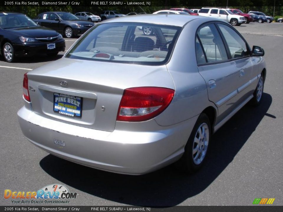 2005 Kia Rio Sedan Diamond Silver / Gray Photo #4