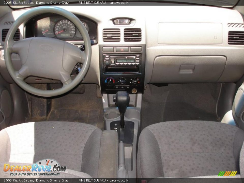 2005 Kia Rio Sedan Diamond Silver / Gray Photo #12