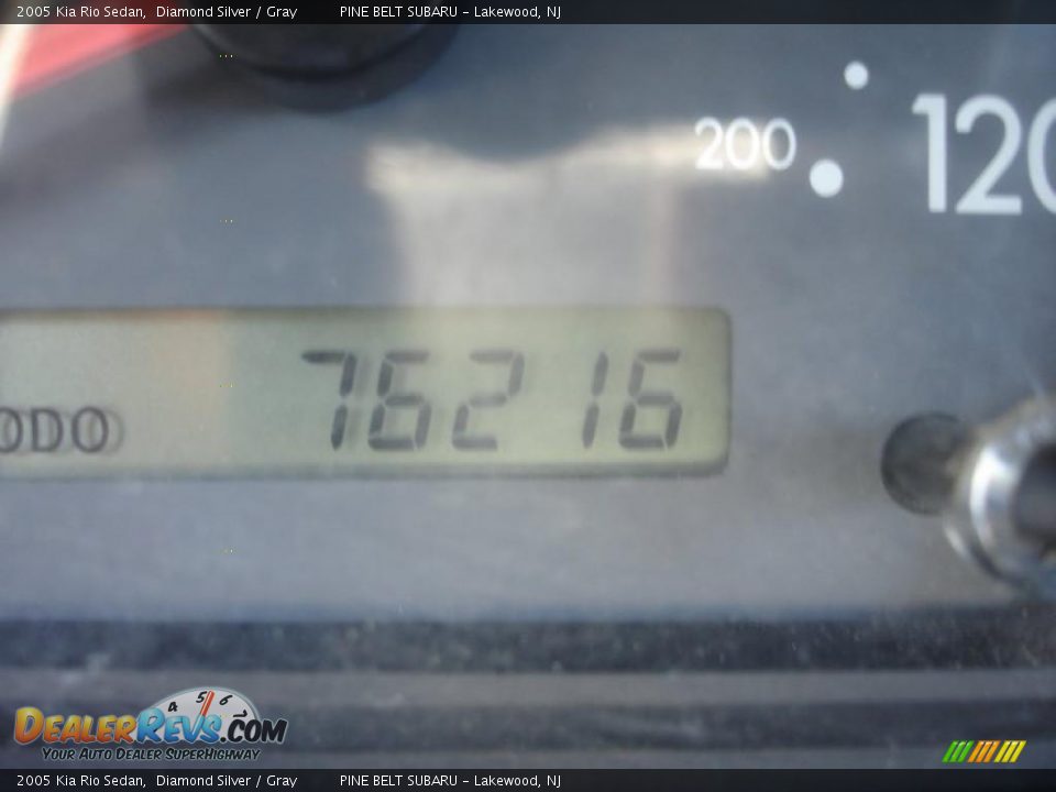 2005 Kia Rio Sedan Diamond Silver / Gray Photo #14