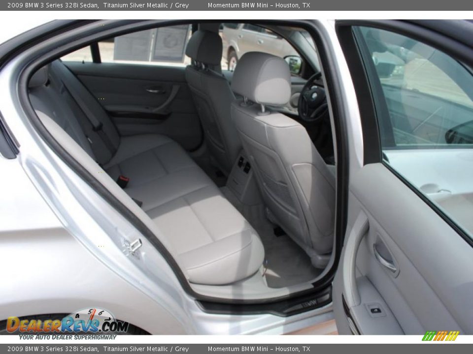 2009 BMW 3 Series 328i Sedan Titanium Silver Metallic / Grey Photo #10