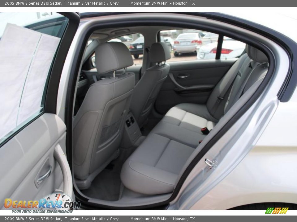 2009 BMW 3 Series 328i Sedan Titanium Silver Metallic / Grey Photo #12