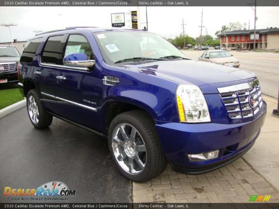 Front 3/4 View of 2010 Cadillac Escalade Premium AWD Photo #3