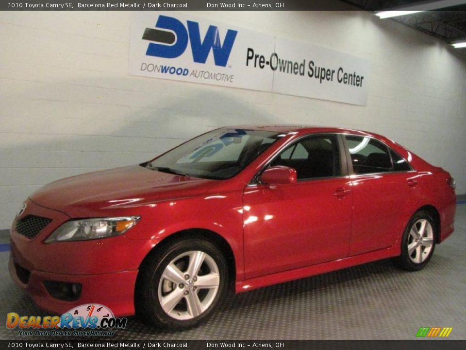 2010 Toyota Camry SE Barcelona Red Metallic / Dark Charcoal Photo #2