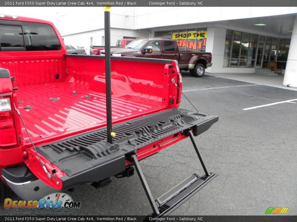 2011 Ford F350 Super Duty Lariat Crew Cab 4x4 Vermillion Red / Black Photo #16