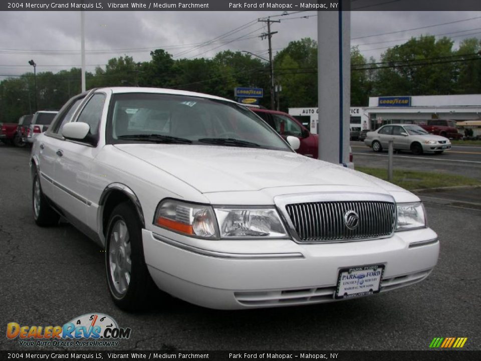 2004 Mercury Grand Marquis LS Vibrant White / Medium Parchment Photo #2