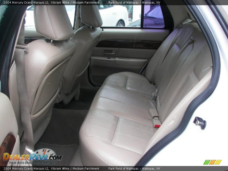 2004 Mercury Grand Marquis LS Vibrant White / Medium Parchment Photo #6