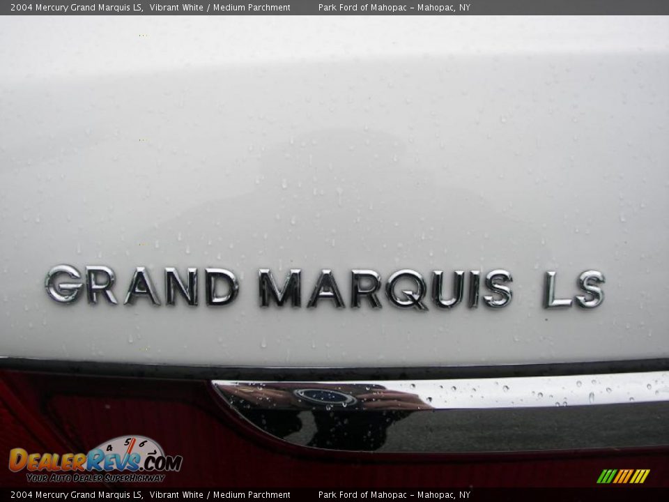 2004 Mercury Grand Marquis LS Vibrant White / Medium Parchment Photo #10