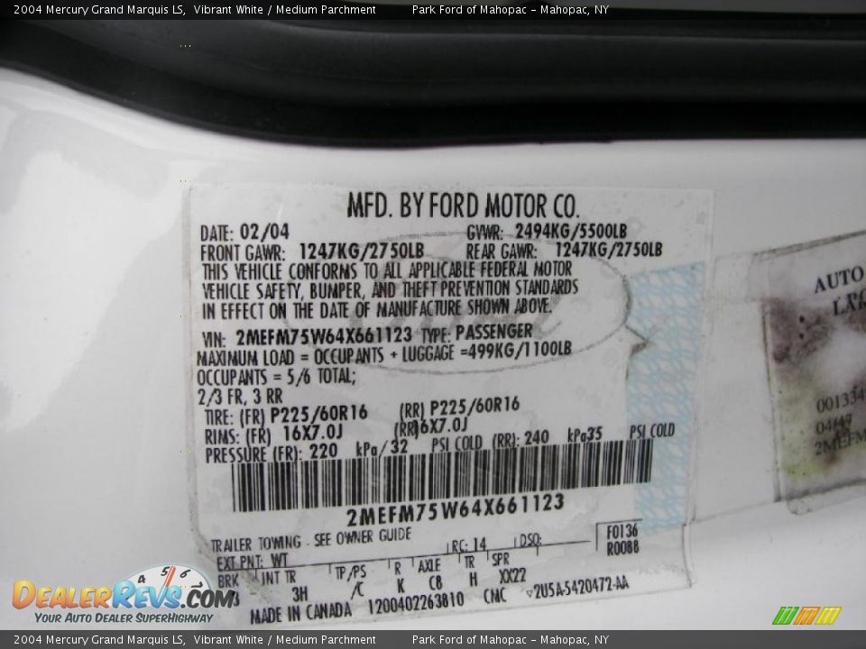 2004 Mercury Grand Marquis LS Vibrant White / Medium Parchment Photo #12