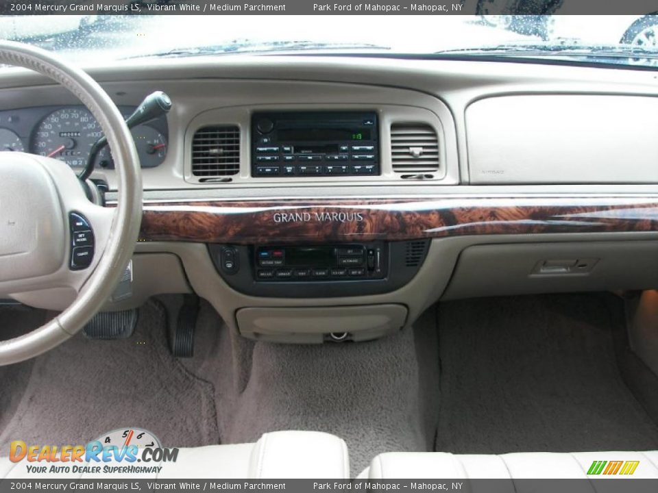 2004 Mercury Grand Marquis LS Vibrant White / Medium Parchment Photo #17