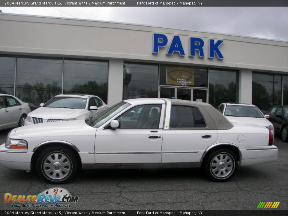 2004 Mercury Grand Marquis LS Vibrant White / Medium Parchment Photo #20