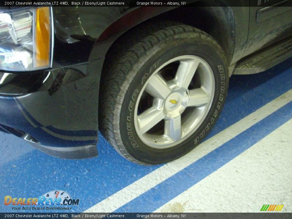 2007 Chevrolet Avalanche LTZ 4WD Black / Ebony/Light Cashmere Photo #3