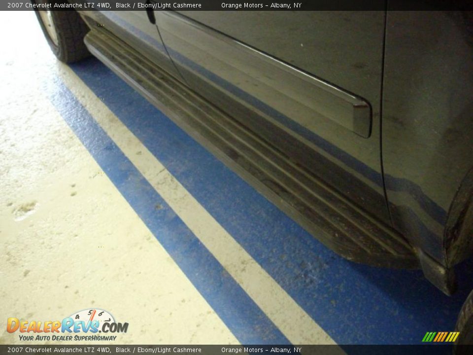 2007 Chevrolet Avalanche LTZ 4WD Black / Ebony/Light Cashmere Photo #4