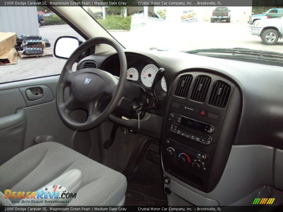 2006 Dodge Caravan SE Magnesium Green Pearl / Medium Slate Gray Photo #11
