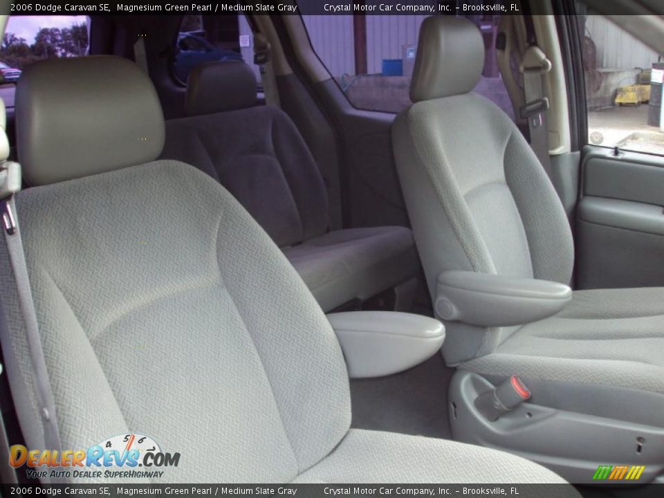 2006 Dodge Caravan SE Magnesium Green Pearl / Medium Slate Gray Photo #12