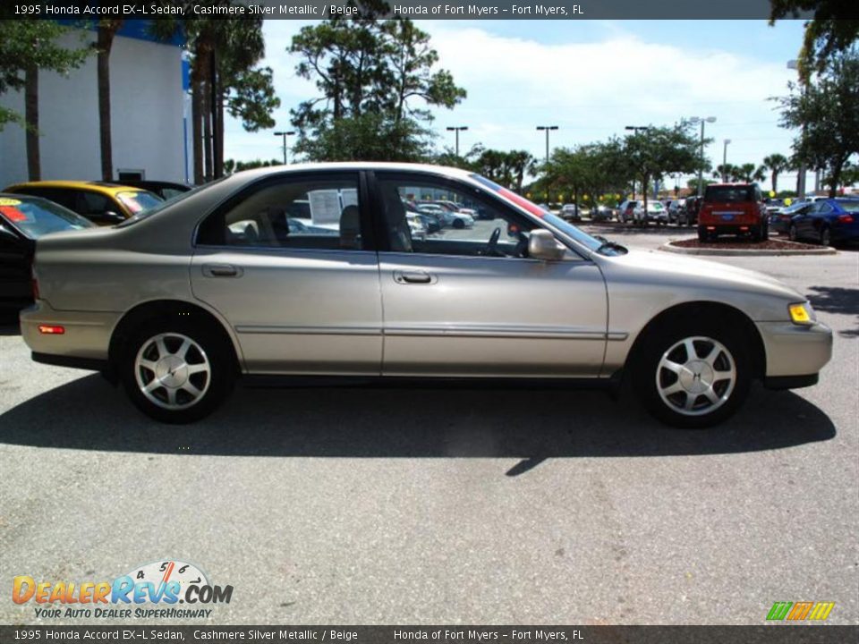 1995 Honda Accord EX-L Sedan Cashmere Silver Metallic / Beige Photo #2