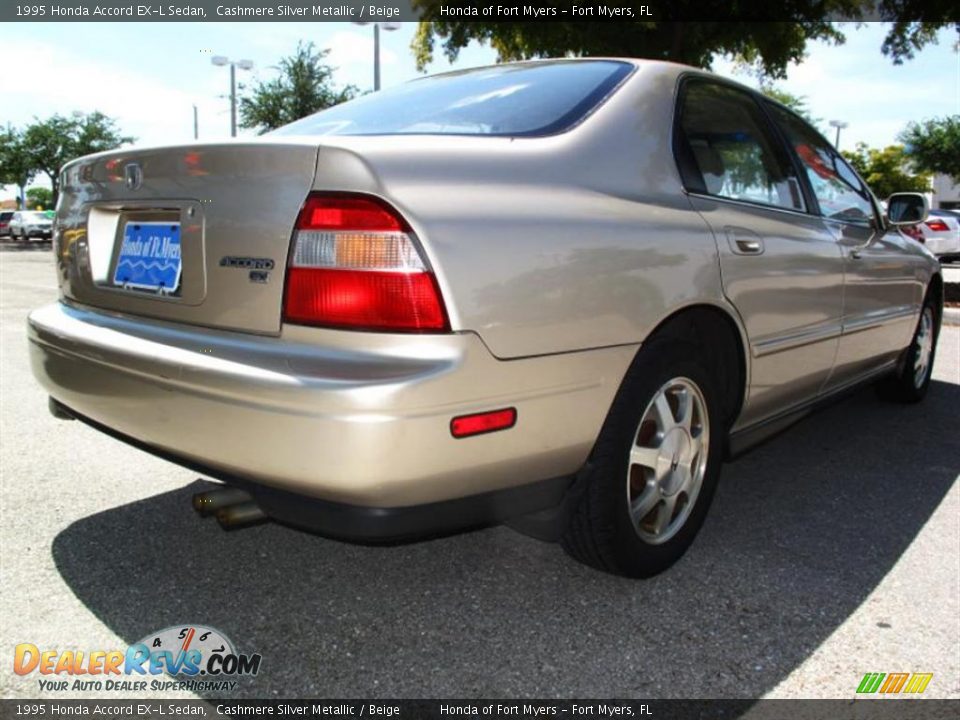 1995 Honda Accord EX-L Sedan Cashmere Silver Metallic / Beige Photo #3