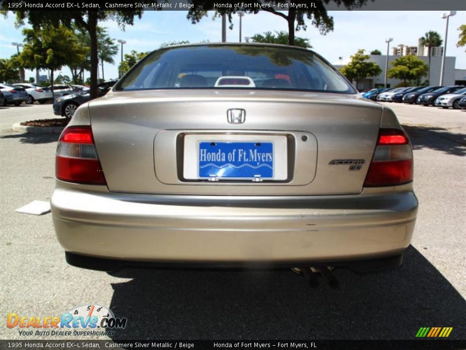 1995 Honda Accord EX-L Sedan Cashmere Silver Metallic / Beige Photo #4