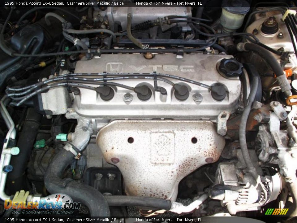 1995 Honda Accord EX-L Sedan Cashmere Silver Metallic / Beige Photo #7