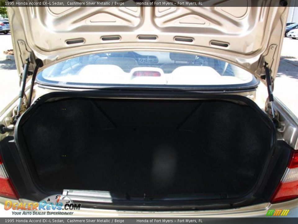 1995 Honda Accord EX-L Sedan Cashmere Silver Metallic / Beige Photo #8
