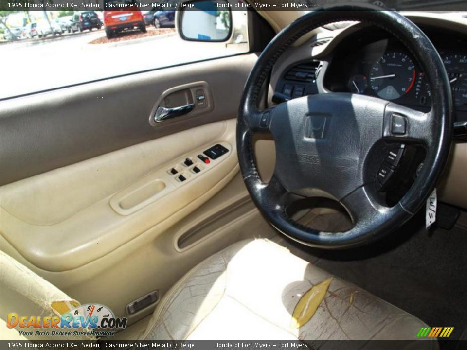 1995 Honda Accord EX-L Sedan Cashmere Silver Metallic / Beige Photo #10