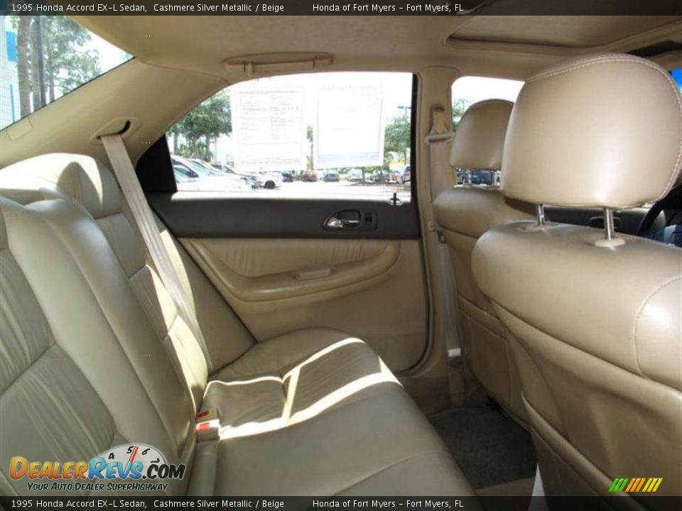 1995 Honda Accord EX-L Sedan Cashmere Silver Metallic / Beige Photo #13