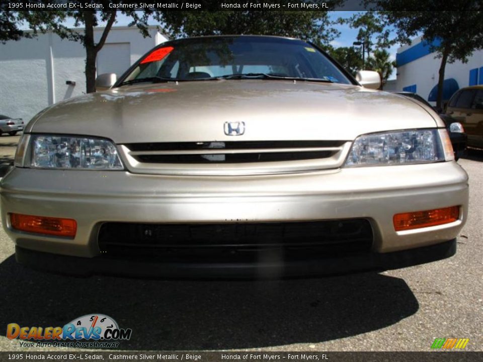 1995 Honda Accord EX-L Sedan Cashmere Silver Metallic / Beige Photo #14