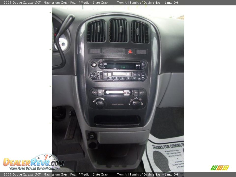 2005 Dodge Caravan SXT Magnesium Green Pearl / Medium Slate Gray Photo #4