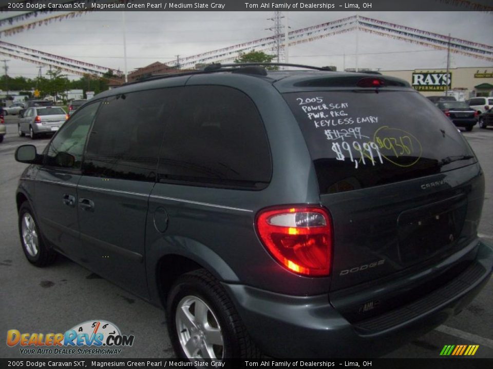 2005 Dodge Caravan SXT Magnesium Green Pearl / Medium Slate Gray Photo #15