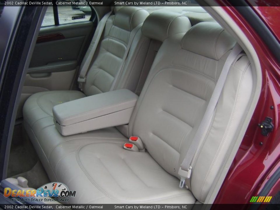 2002 Cadillac DeVille Sedan Cabernet Metallic / Oatmeal Photo #14