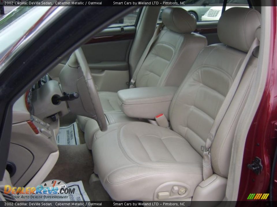 2002 Cadillac DeVille Sedan Cabernet Metallic / Oatmeal Photo #16