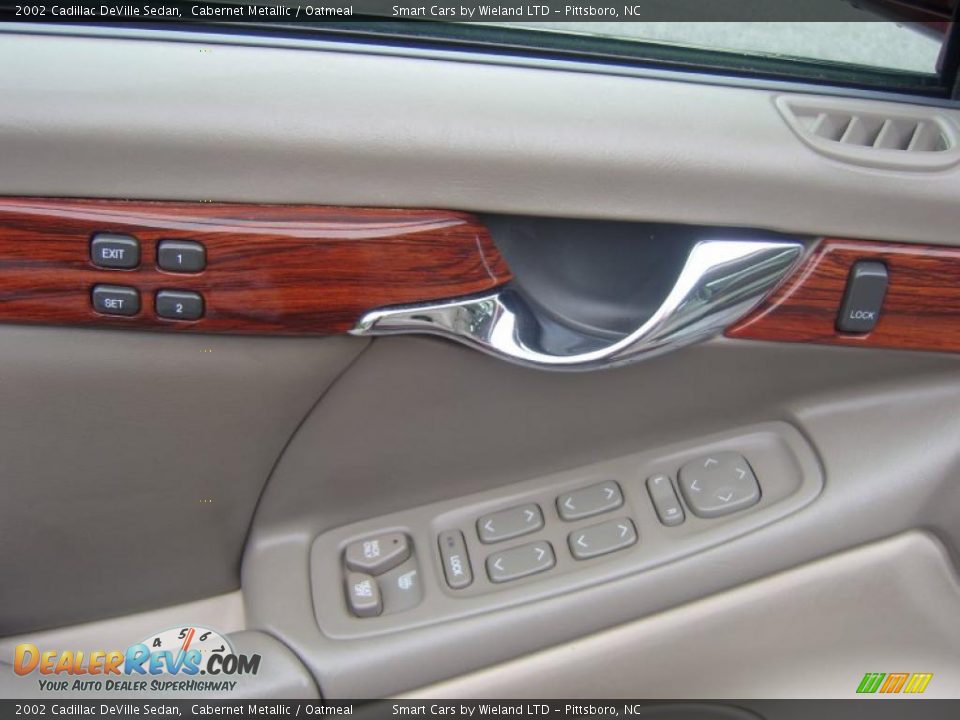 2002 Cadillac DeVille Sedan Cabernet Metallic / Oatmeal Photo #19