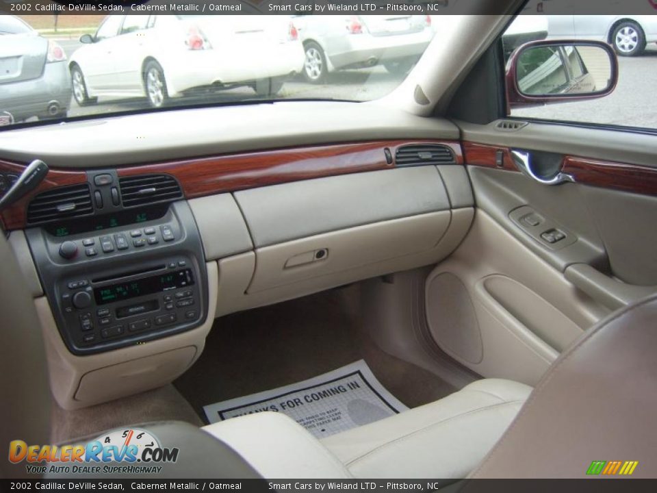 2002 Cadillac DeVille Sedan Cabernet Metallic / Oatmeal Photo #20