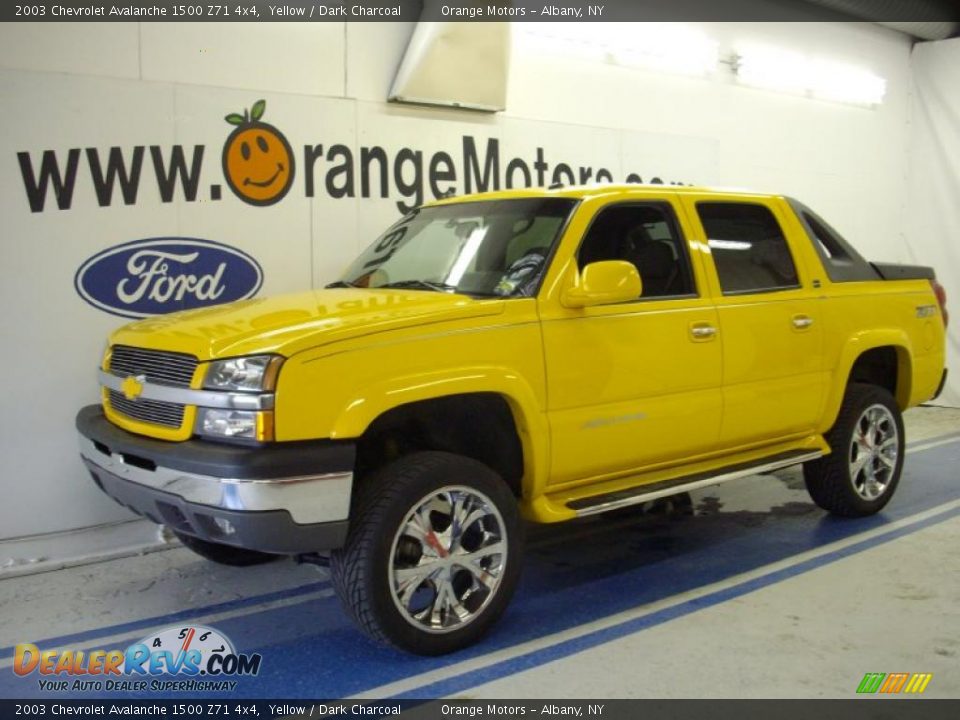 2003 Chevrolet Avalanche 1500 Z71 4x4 Yellow / Dark Charcoal Photo #1