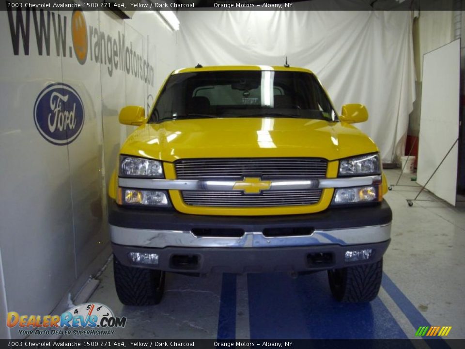 2003 Chevrolet Avalanche 1500 Z71 4x4 Yellow / Dark Charcoal Photo #2