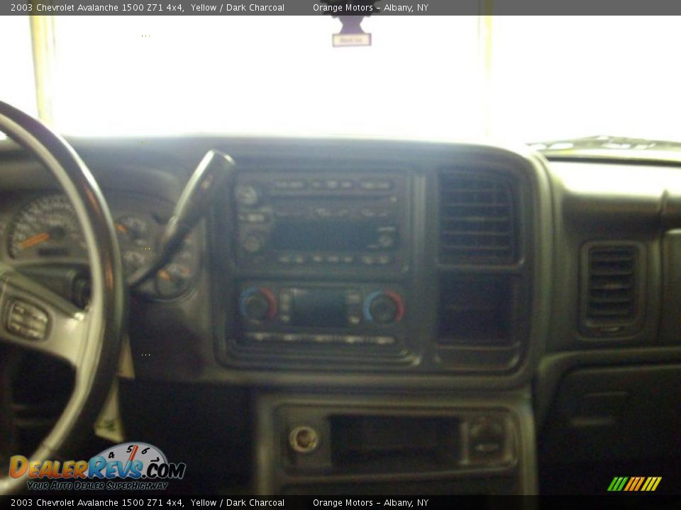2003 Chevrolet Avalanche 1500 Z71 4x4 Yellow / Dark Charcoal Photo #11