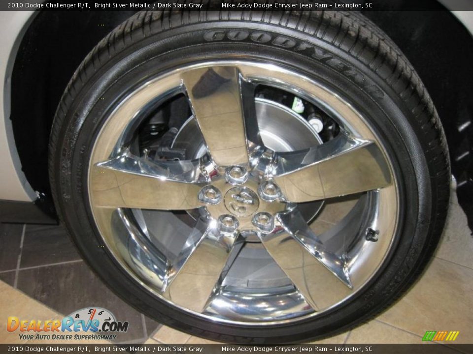 2010 Dodge Challenger R/T Bright Silver Metallic / Dark Slate Gray Photo #17