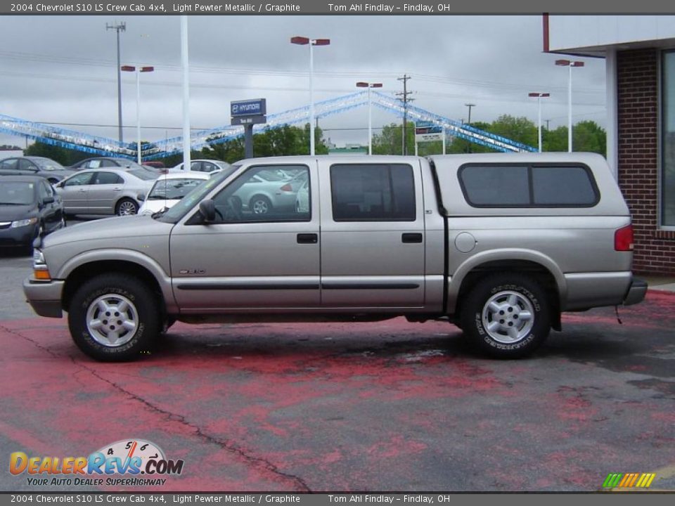 2004 Chevrolet S10 LS Crew Cab 4x4 Light Pewter Metallic / Graphite Photo #2