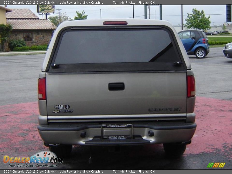 2004 Chevrolet S10 LS Crew Cab 4x4 Light Pewter Metallic / Graphite Photo #4