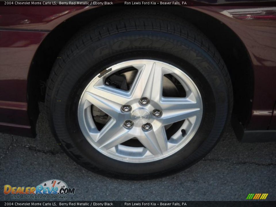 2004 Chevrolet Monte Carlo LS Berry Red Metallic / Ebony Black Photo #17