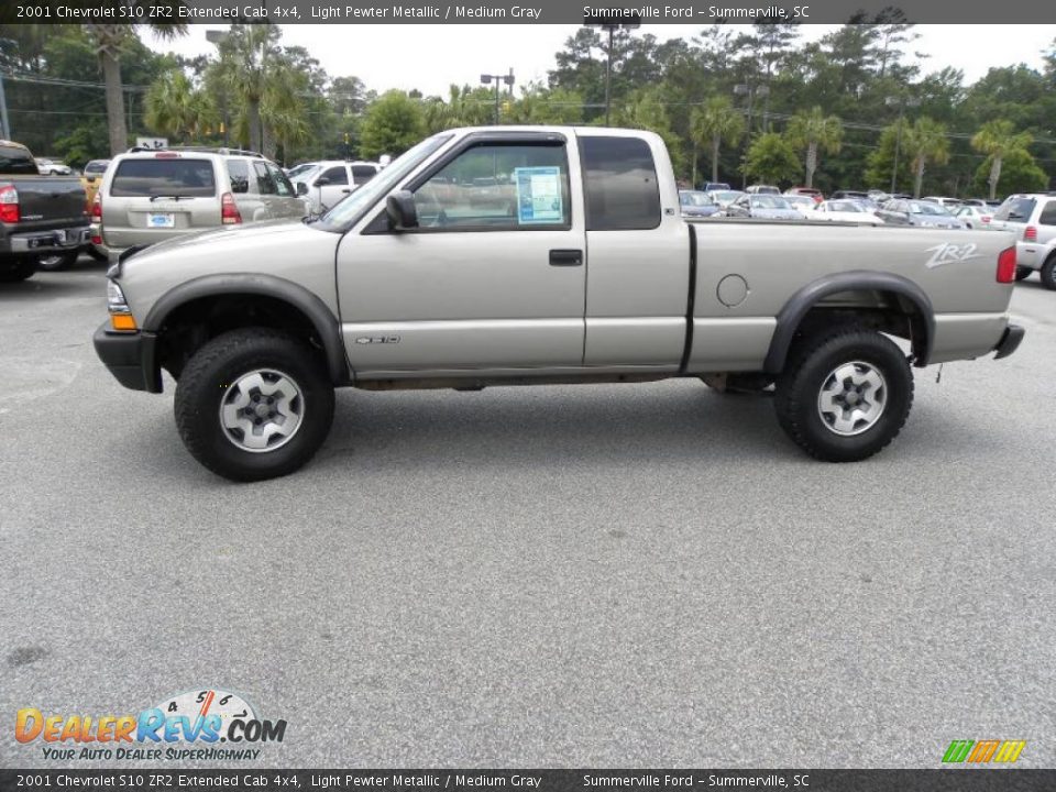 2001 Chevrolet S10 ZR2 Extended Cab 4x4 Light Pewter Metallic / Medium Gray Photo #2