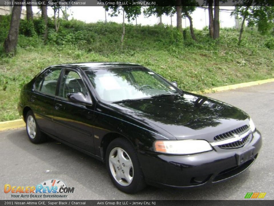 2001 Nissan Altima GXE Super Black / Charcoal Photo #6