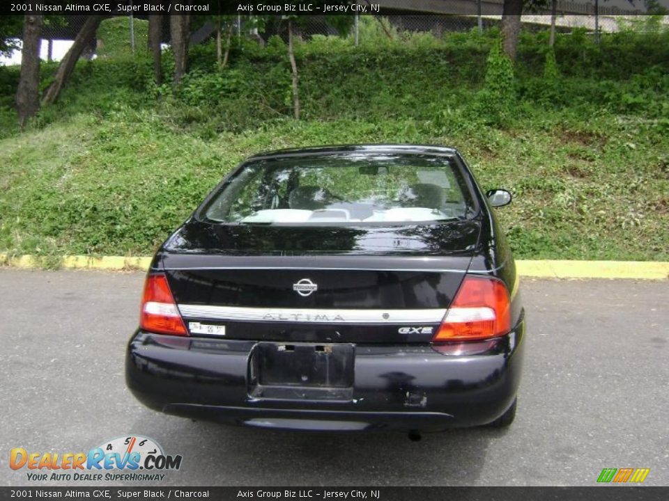 2001 Nissan Altima GXE Super Black / Charcoal Photo #7