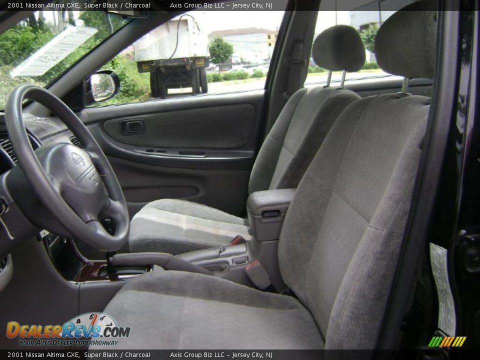 2001 Nissan Altima GXE Super Black / Charcoal Photo #13