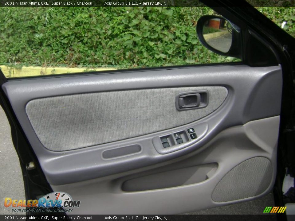 2001 Nissan Altima GXE Super Black / Charcoal Photo #14