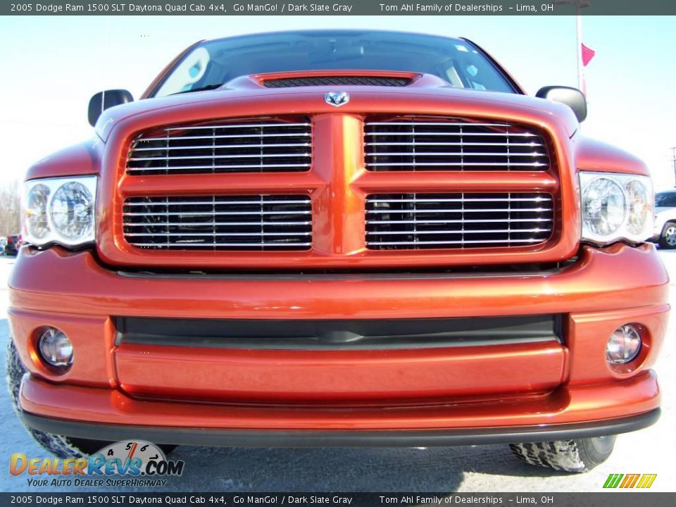 2005 Dodge Ram 1500 SLT Daytona Quad Cab 4x4 Go ManGo! / Dark Slate Gray Photo #3