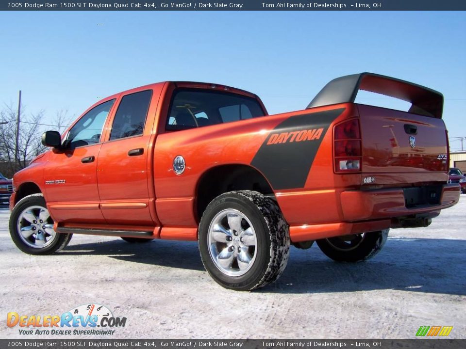 2005 Dodge Ram 1500 SLT Daytona Quad Cab 4x4 Go ManGo! / Dark Slate Gray Photo #8