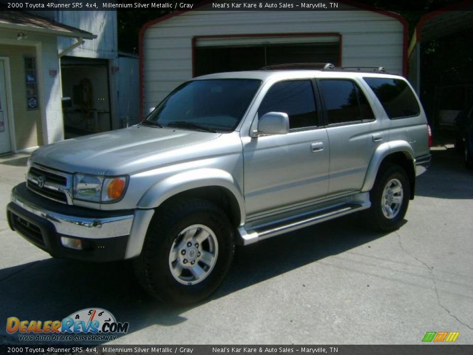 2000 Toyota 4Runner SR5 4x4 Millennium Silver Metallic / Gray Photo #1