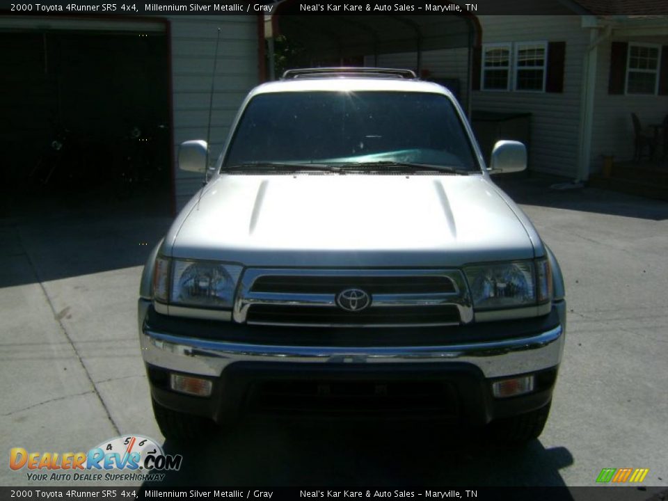 2000 Toyota 4Runner SR5 4x4 Millennium Silver Metallic / Gray Photo #2