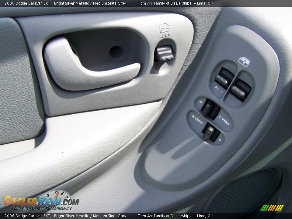 2006 Dodge Caravan SXT Bright Silver Metallic / Medium Slate Gray Photo #8