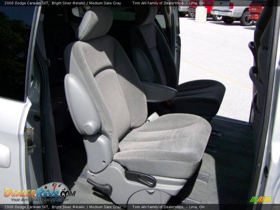 2006 Dodge Caravan SXT Bright Silver Metallic / Medium Slate Gray Photo #11